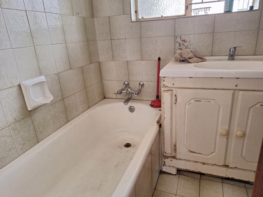 4 Bedroom Property for Sale in Mohadin North West